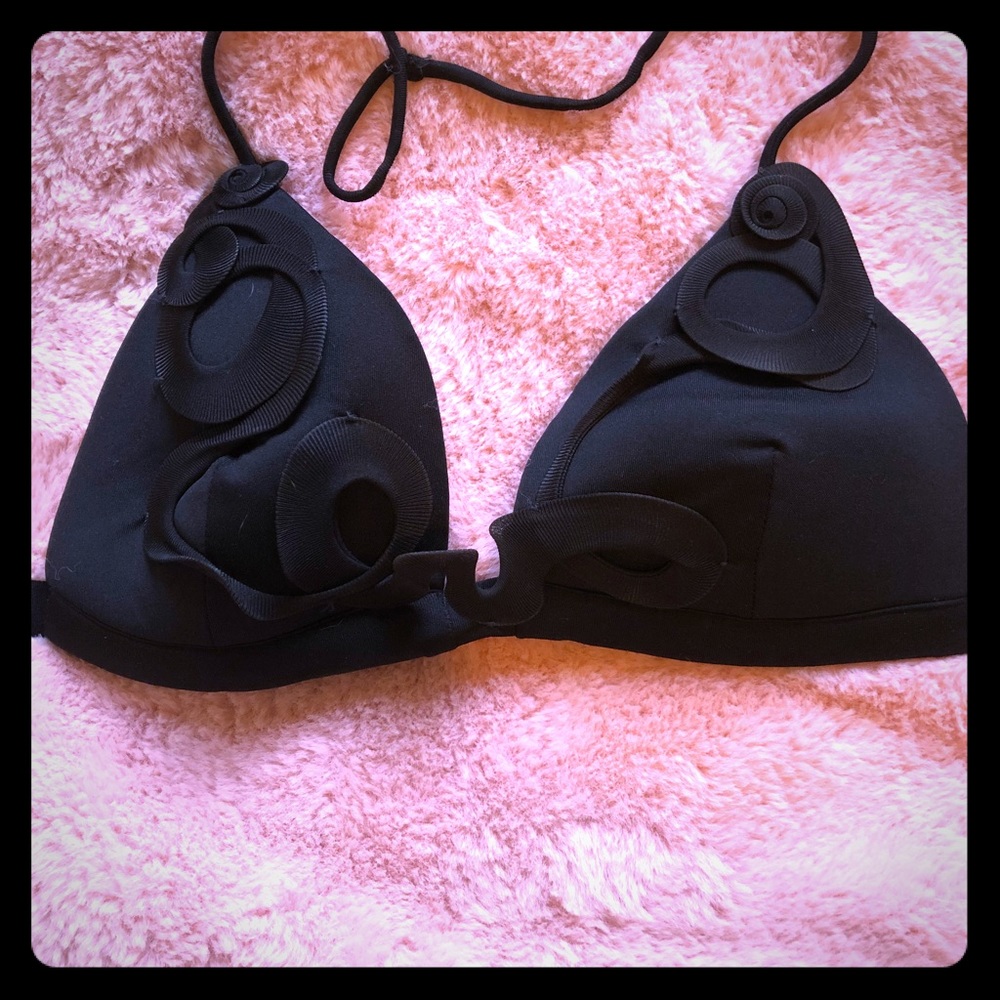 Black bikini top